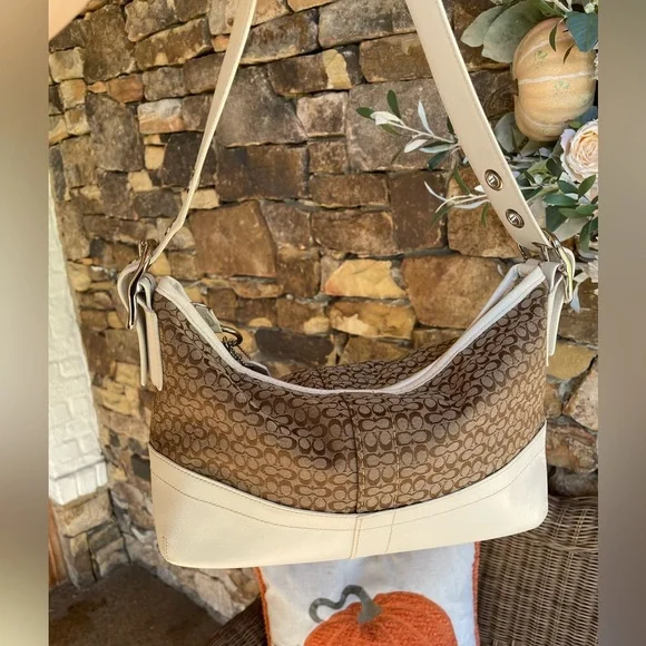 Coach Signature Logo Shoulder Bag | Vintage Y2k - Picture 15 of 15